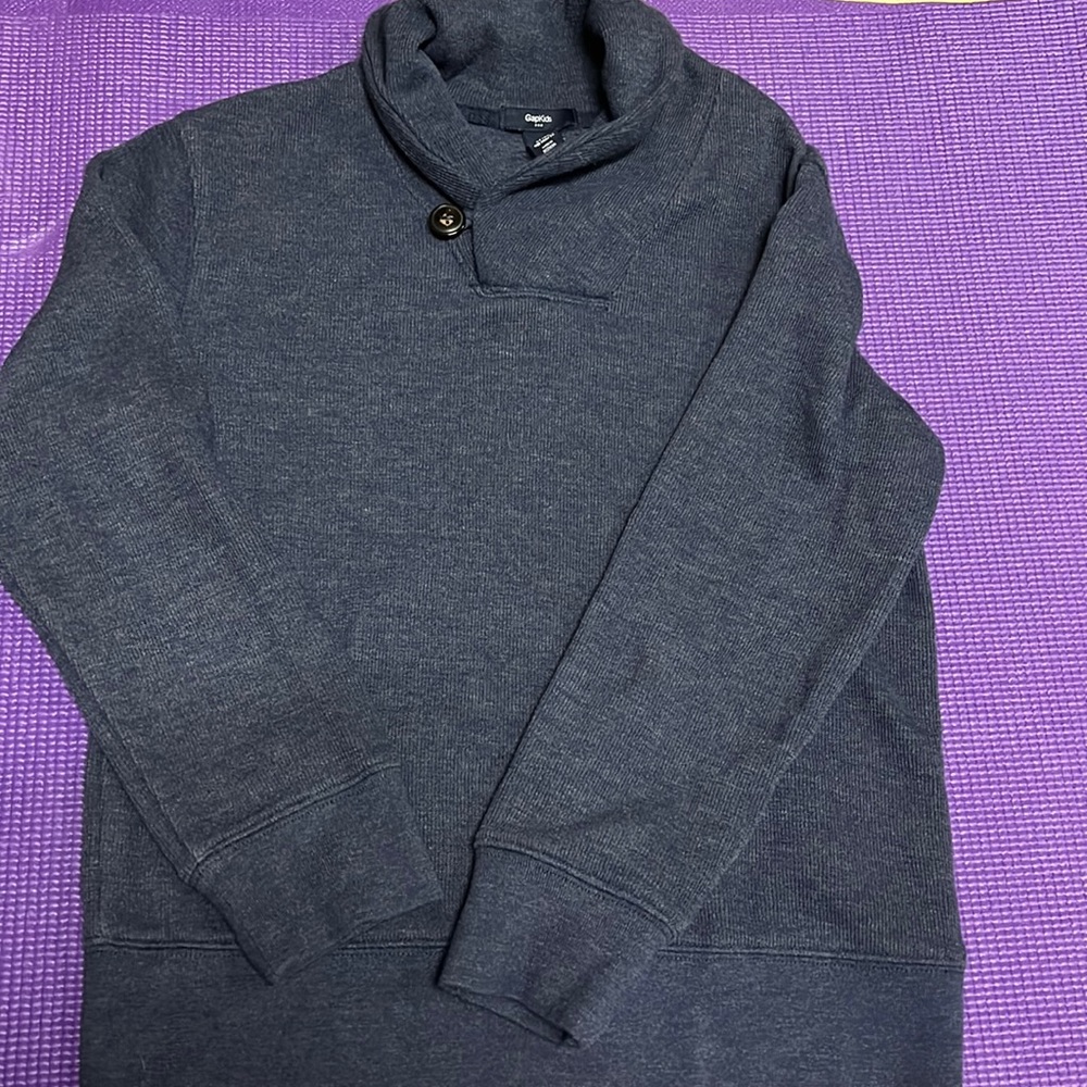 Size L (10-11 yrs) Gap sweater
